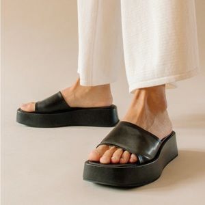 Aloha black sandals size 39/ 8.5 W